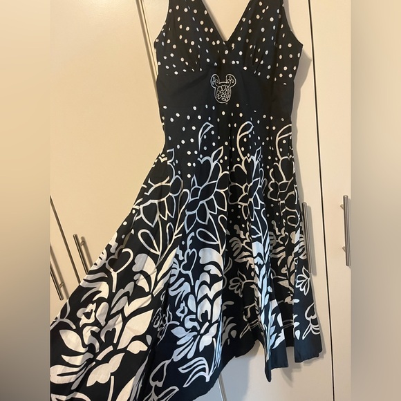 Disney Mickey Mouse Aline Dress in Black and White Size Small - Picture 2 of 15